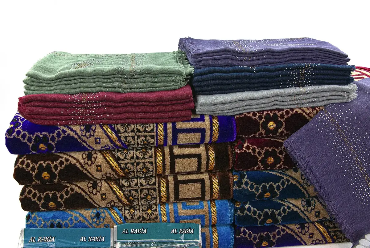 20 Kişilik Hac ve Umre Hediyelik Dodya Kadife Seccade Seti – Delüks (HRM) - 7