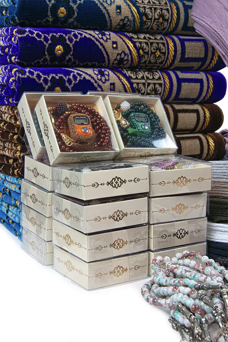 20 Kişilik Hac ve Umre Hediyelik Dodya Kadife Seccade Seti – Delüks (SLT) - 4