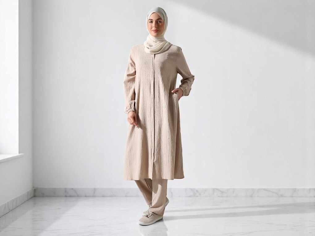 Bayanlar İçin Umre Kıyafeti Seçimi: 2025’te Öne Çıkan Modeller ve Kumaşlar