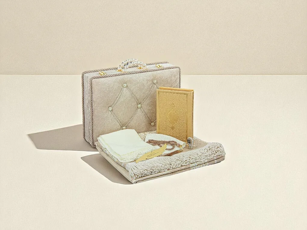 Evlilik Hazırlığında Olanlar İçin En Zarif 8 Çeyizlik Seccade Seti