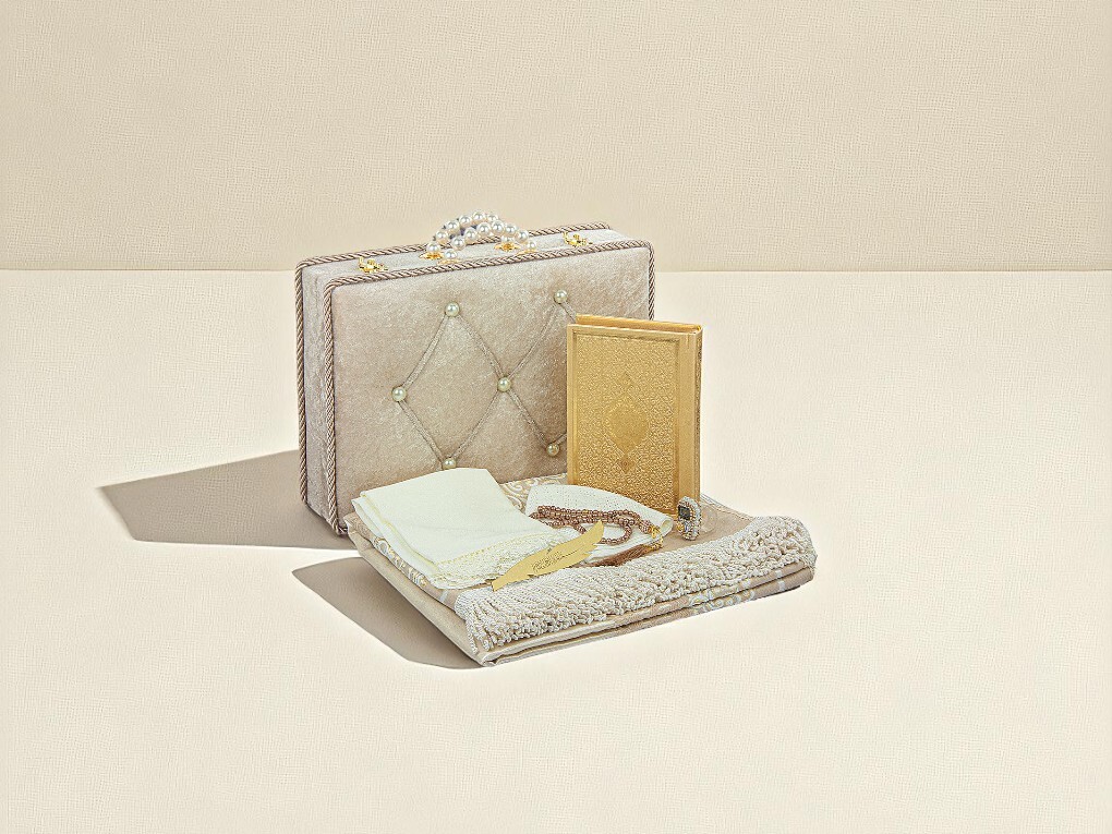 Evlilik Hazırlığında Olanlar İçin En Zarif 8 Çeyizlik Seccade Seti