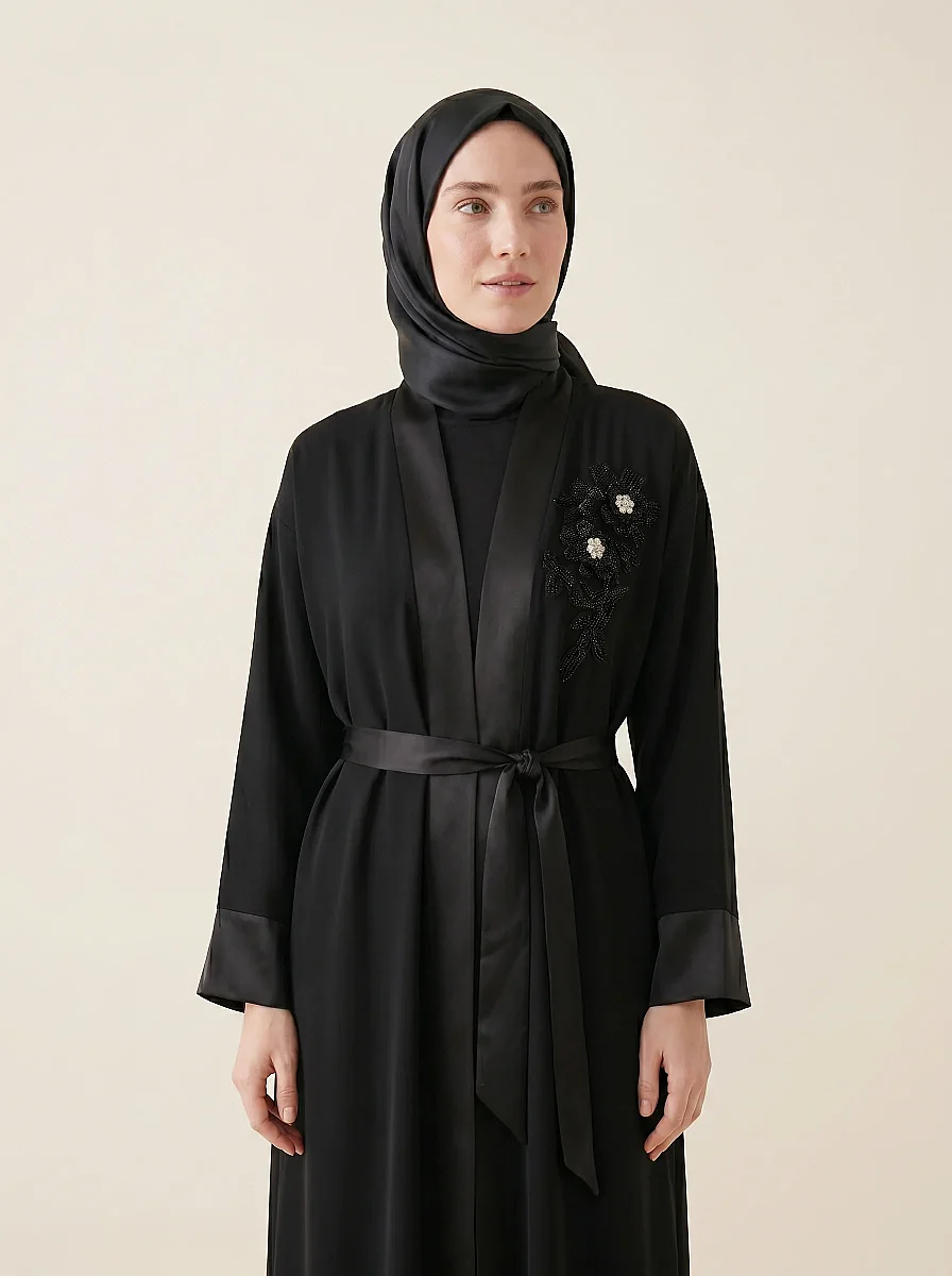 Abaya Ferace El İşi Boncuk Taş Çiçek Nakışlı Saten Şal Yaka Kuşaklı 9647-26 - Siyah - 1