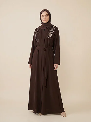 Abaya Takım Çiçek Aplikeli Taş Boncuk Detaylı Kuşaklı Uzun Kollu Kahve 9679-26 