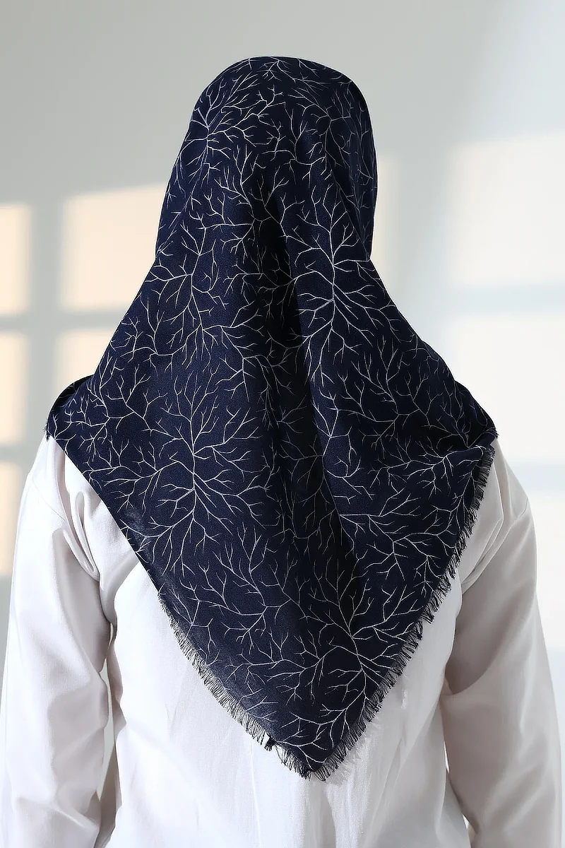 Ağaç Desenli Pamuklu Eşarp, Yumuşak Dokulu Flamlı Yazma Başörtüsü - Lacivert - 8