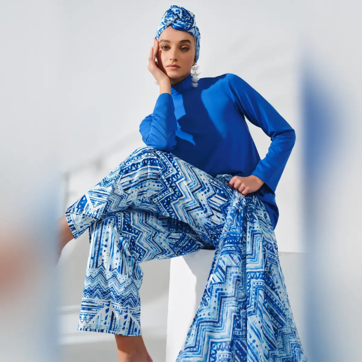 Alfasa Desenli Tam Kapalı Tesettür Mayo 24605-25 Çivit Mavisi - 1