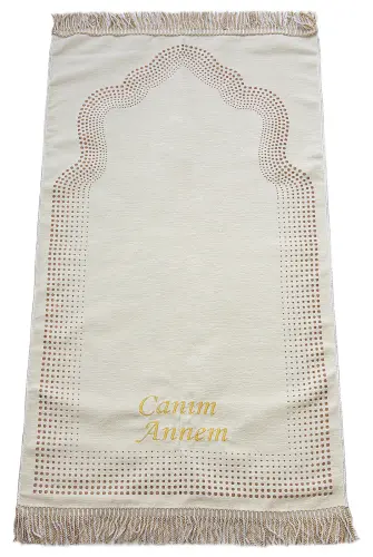 Anneler Gününe Özel İsim Nakışlı İnci Tesbih Yasin Kitabı Şönil Seccade Seti Beyaz - 3