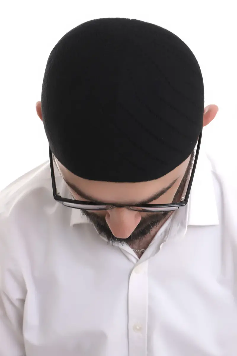 Black Winter Cross Patterned Woven Skullcap - 4