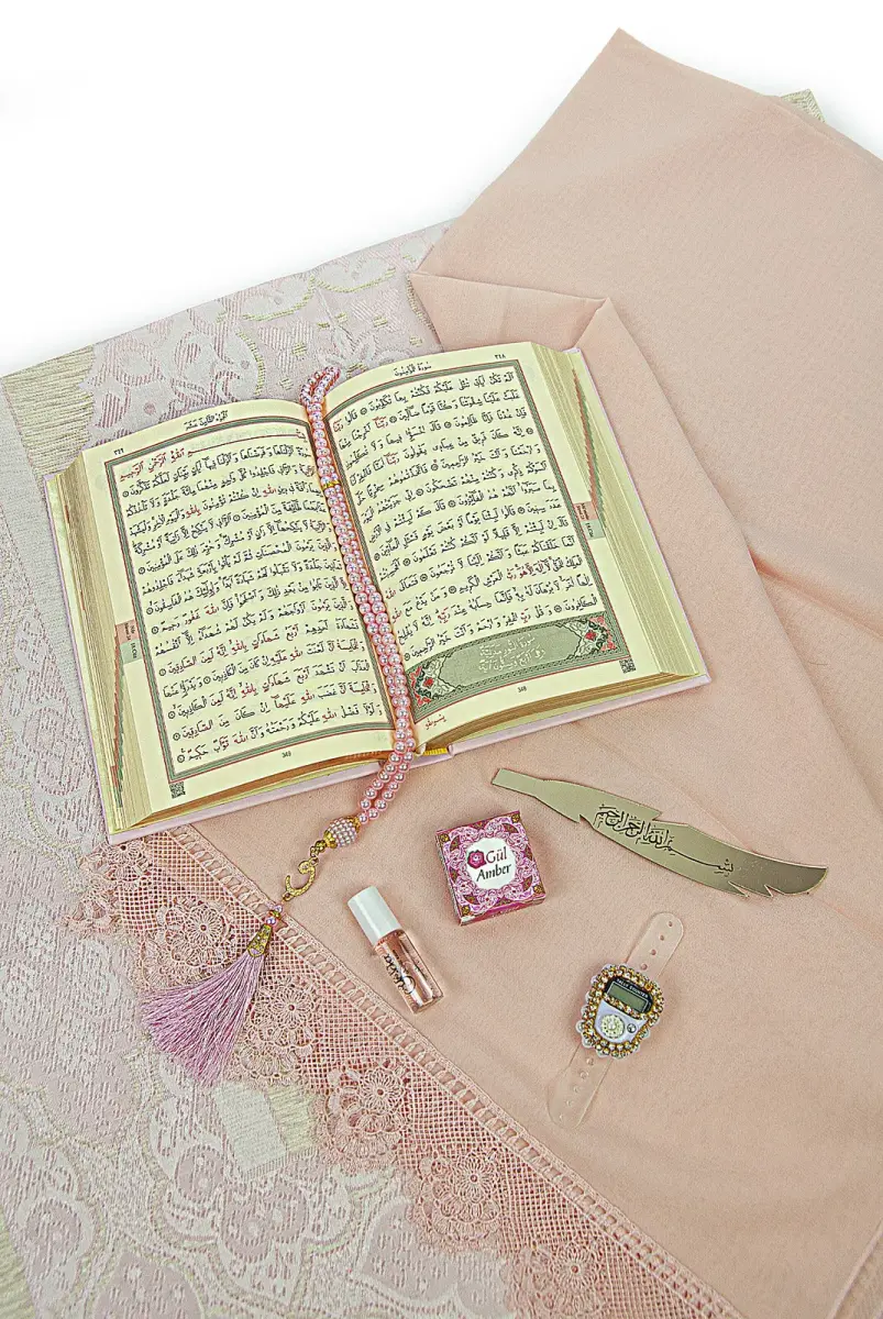 Boxed Dowry Quran Set for My Dear Mother Religious Gift Prayer Rug Set - 3
