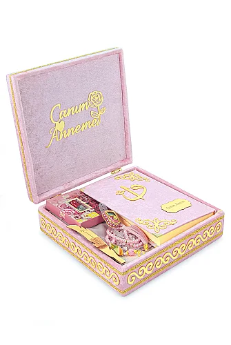 Canım Anneme - Sandıklı Kadife Yasin Seti - Seccadeli, Tesbihli, Zikirmatikli,Esanslı - Anneler Günü Hediyesi - Pembe - 1