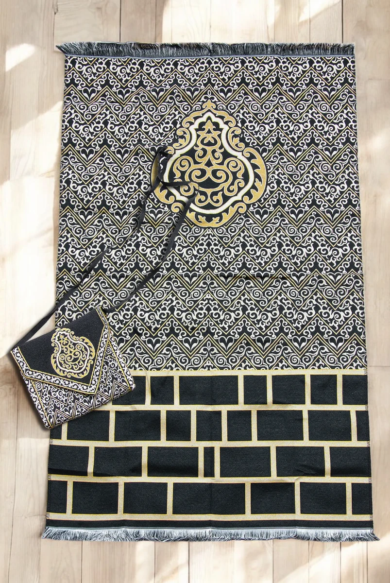 Çantalı Kabe Desenli Seccade – Goblen Kumaş, Taşınabilir Askılı Model - 1