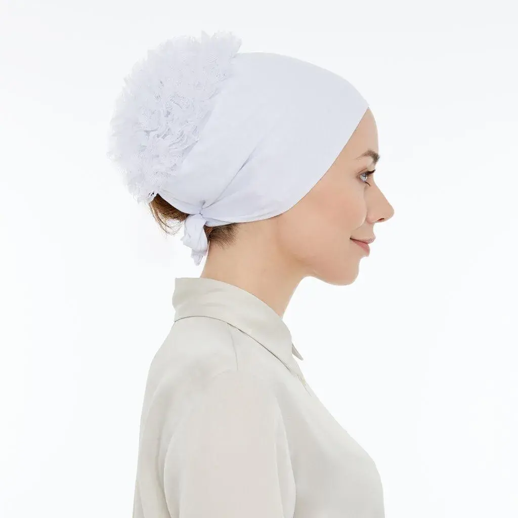 Dikişli Kaymaz Güpür Fırfırlı Bone Beyaz - 1