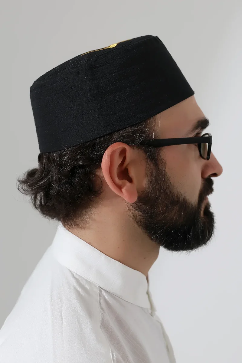 Elif Vav Nakışlı Kalıp Namaz Takkesi - Siyah - 5
