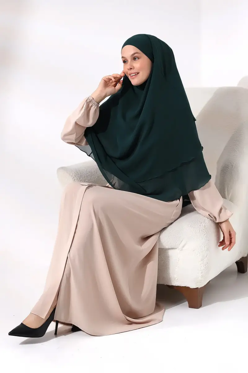 Emerald Green Three Layer Veiled Short Chiffon Hijab Soufflé Scarf - 7