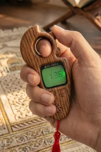 Ezan Okuyan Işıklı Sesli Kaydırmalı Al-Fajia Dijital Sayaç Tesbih Zikirmatik Açık Kahve 