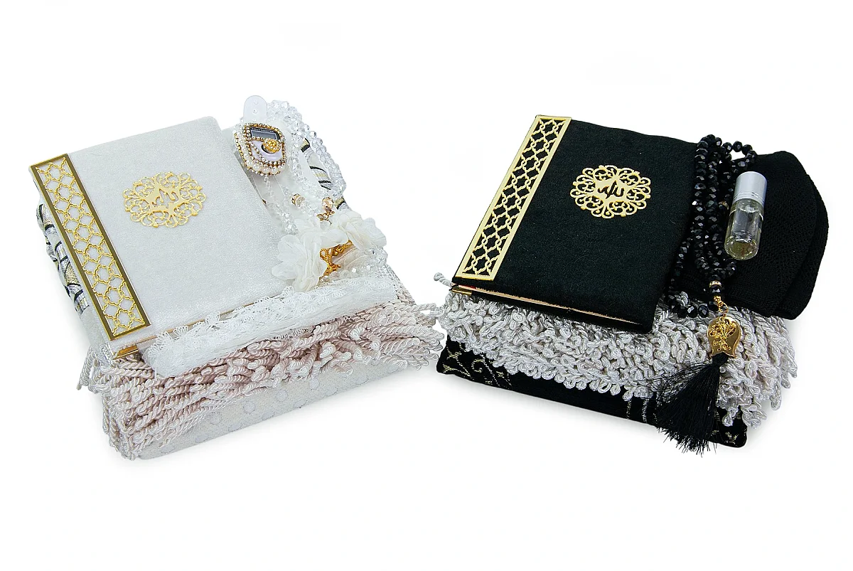 Gelin Damat Kadife Kaplı Kuranı Kerim Seccade Tesbih Takke Namaz Örtüsü Esans ve Kutulu İslami Hediye Seti - Siyah Beyaz - 13