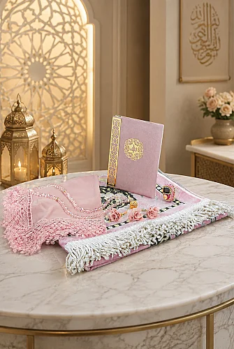 Gelin Damat Kadife Kaplı Kuranı Kerim Seccade Tesbih Takke Namaz Örtüsü Esans ve Kutulu İslami Hediye Seti - Siyah Pembe - 6