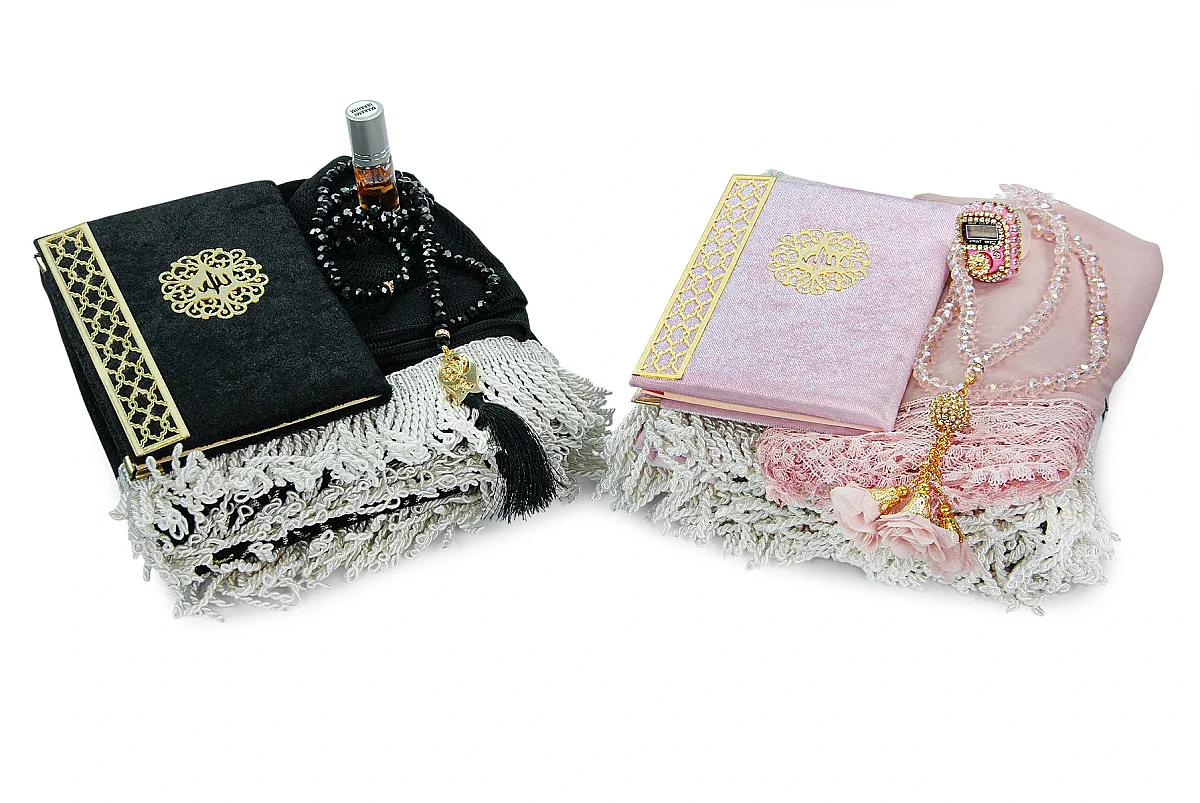 Gelin Damat Kadife Kaplı Kuranı Kerim Seccade Tesbih Takke Namaz Örtüsü Esans ve Kutulu İslami Hediye Seti - Siyah Pembe - 15