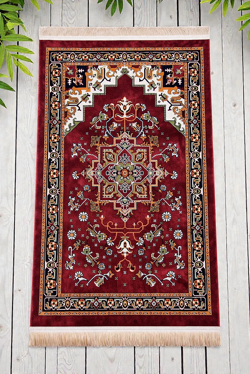 Halı Seccade Desenli – Klasik Motifli Kaymaz Tabanlı Namazlık - Kırmızı - 1