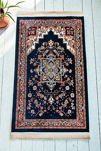 Halı Seccade Desenli – Klasik Motifli Kaymaz Tabanlı Namazlık - Lacivert - 3