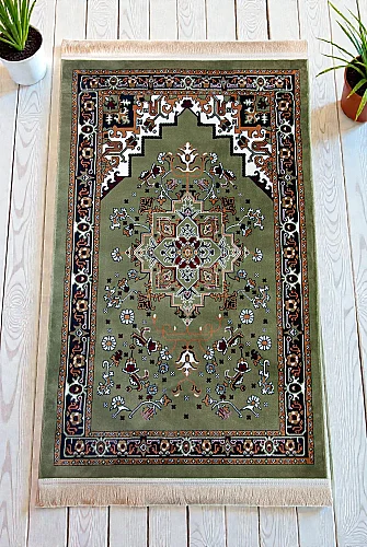 Halı Seccade Desenli – Klasik Motifli Kaymaz Tabanlı Namazlık - Yeşil 