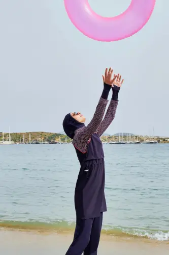 Haşema Esila Lacivert Kırmızı Kolu Desenli Jileli Tam Kapalı Tesettür Mayo Takımı HSM-2944 