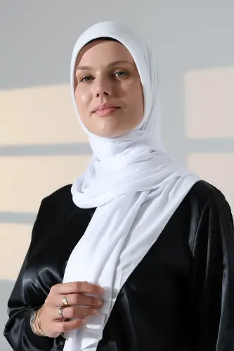 Hazır Pratik Geçmeli Likralı Penye Tesettür Şal - Beyaz 