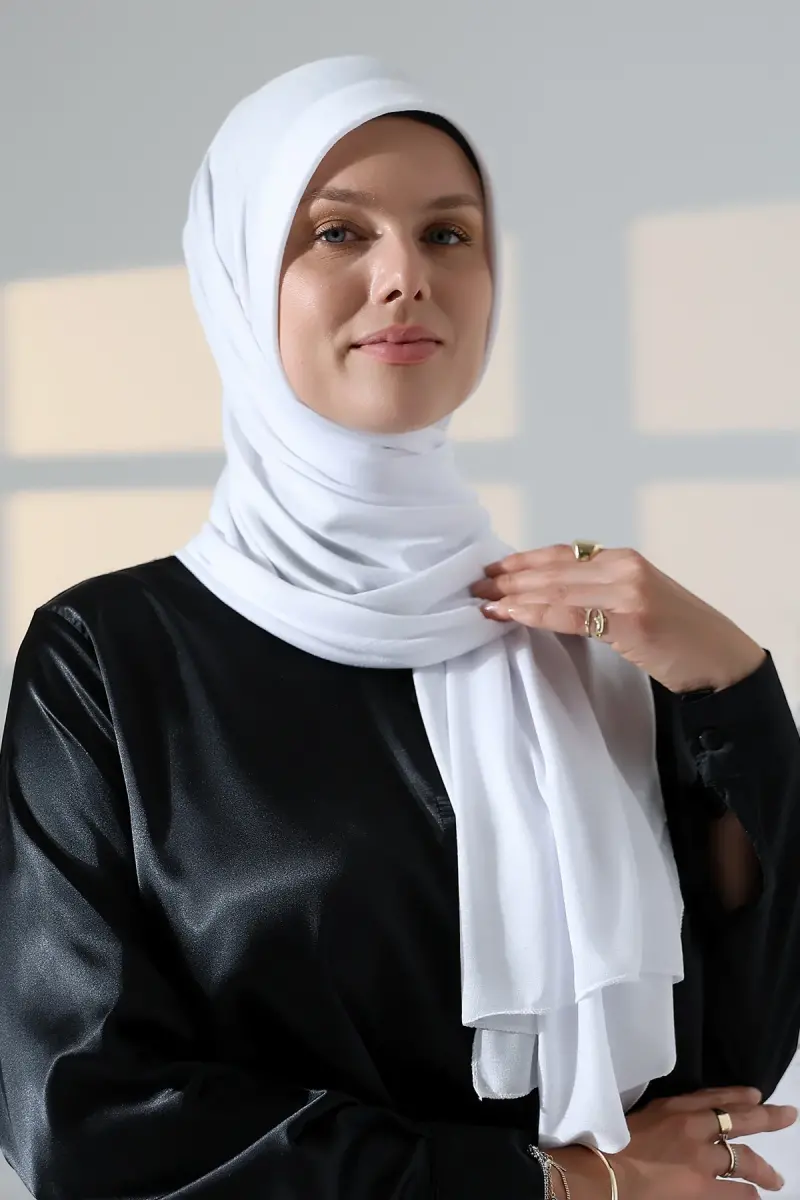 Hazır Pratik Geçmeli Likralı Penye Tesettür Şal - Beyaz - 3