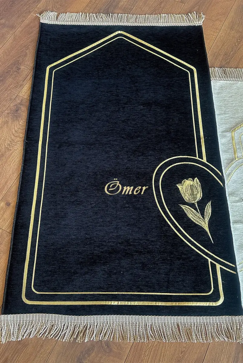 Hediye Kutulu İsme Özel Nakışlı Çiftler İçin Kalpli Seccade Seti Çeyizlik Eşli Namazlık Siyah Krem - 4