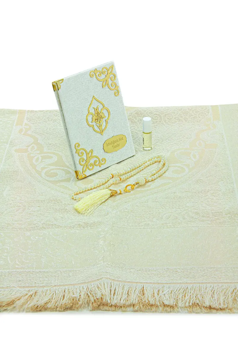 Hediyelik 4 Parça Mevlüt Seti İsme Özel Kadife Kaplı Yasin, Tesbihli Seccade Seti - Krem - 6