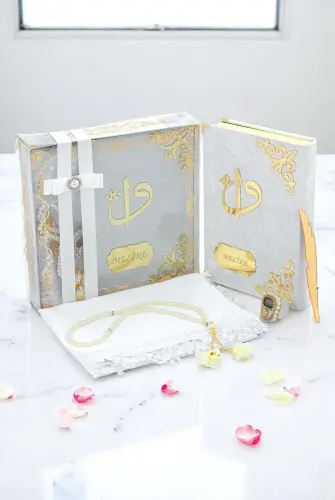 Hediyelik İsme Özel Kuranı Kerim Seti Şal Tesbih Zikirmatik Beyaz 