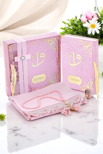 Hediyelik İsme Özel Kuranı Kerim Seti Şal Tesbih Zikirmatik Pembe 