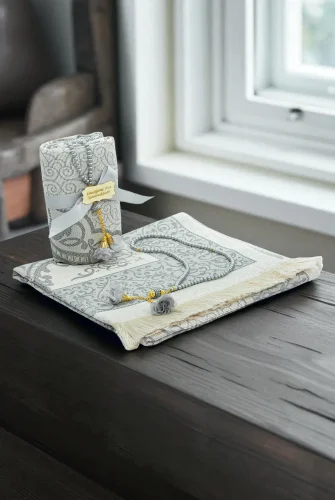 Hediyelik İsme Özel Tesbihli Seccade Seti Gri - ihvanonline (1)