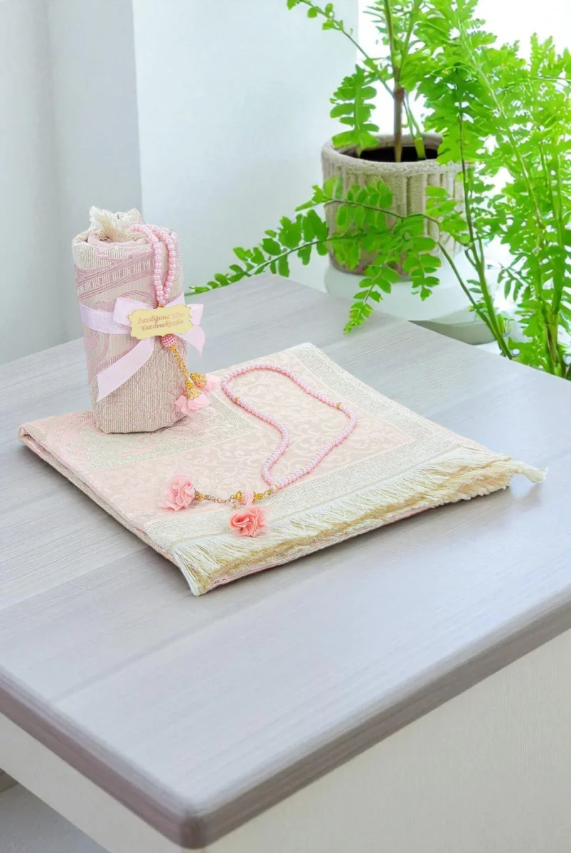 Hediyelik İsme Özel Tesbihli Seccade Seti Pembe - 2