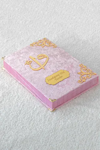 Hediyelik Kişiye Özel İsimli Pembe Kuranı Kerim - Kadife Kaplı, Arapça, Orta Boy - ihvanonline (1)