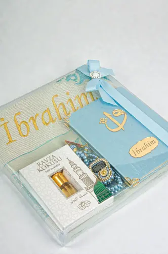 Hediyelik Kişiye Özel İsimli Seccade Seti - Yasin Kitabı, Tesbih, Zikirmatik, Esans - Mavi - ihvanonline (1)