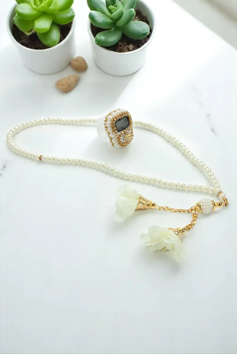 Hediyelik Kutulu Kişiye Özel Tesbih Zikirmatik İsimli Seccade Seti Krem - 6