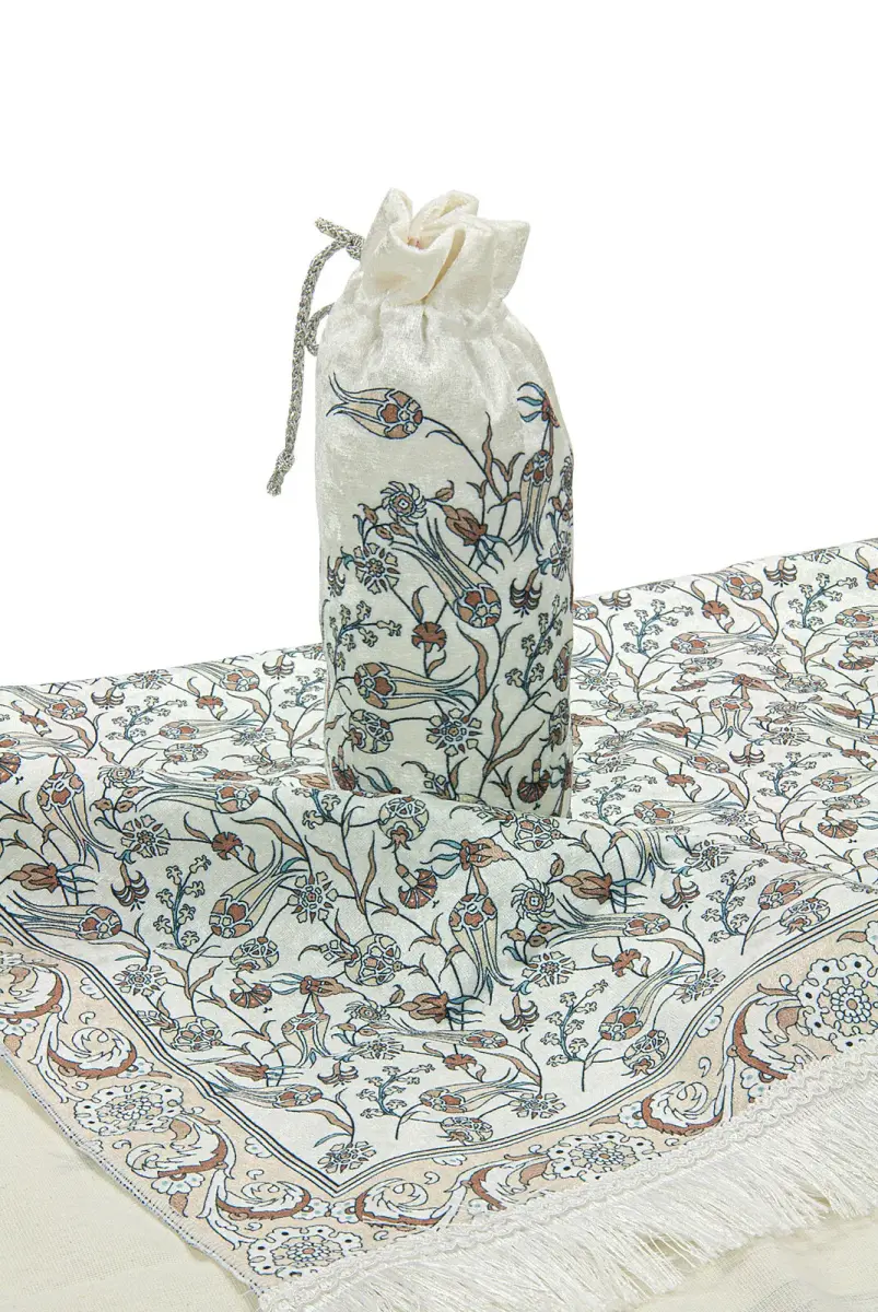 Kadife İpek Dokulu Keseli Lale İşlemeli Seccade - 62x110 cm, Pratik ve Taşınabilir - Krem - 6
