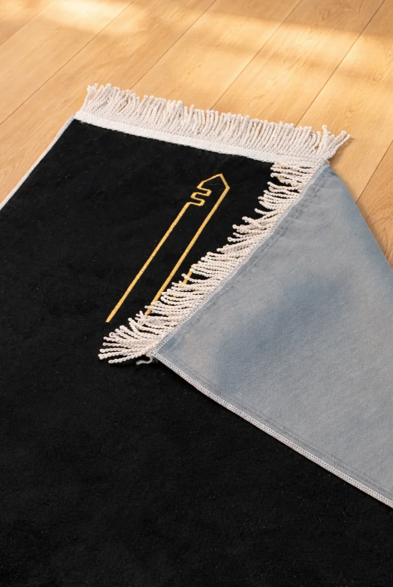 İsme Özel Kabe İşlemeli Lüks Kadife Seccade - Çeyizlik, Hac ve Umre Hediyelik Namazlık - Siyah - 3