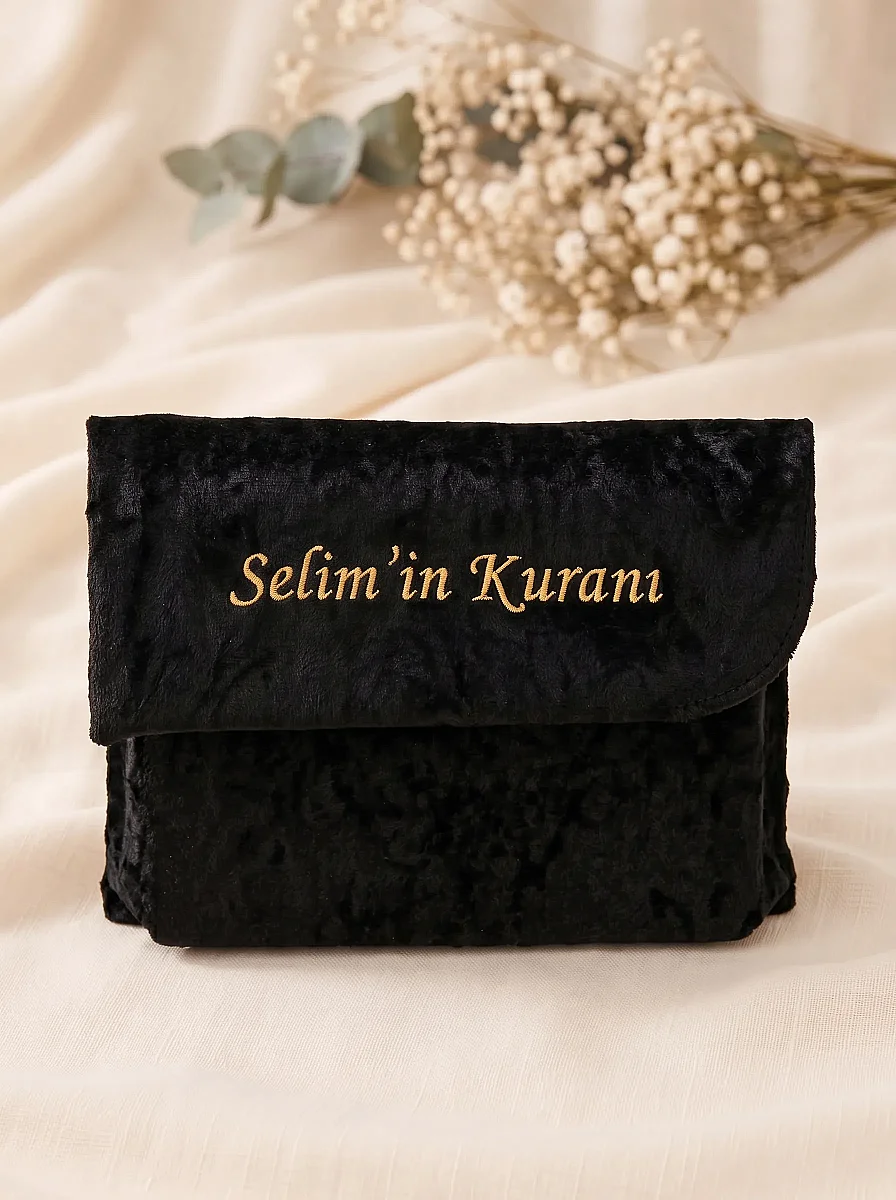 İsme Özel Nakışlı Kadife Keseli Çantalı ve Tesbihli Kuranı Kerim Seti – Siyah - 2