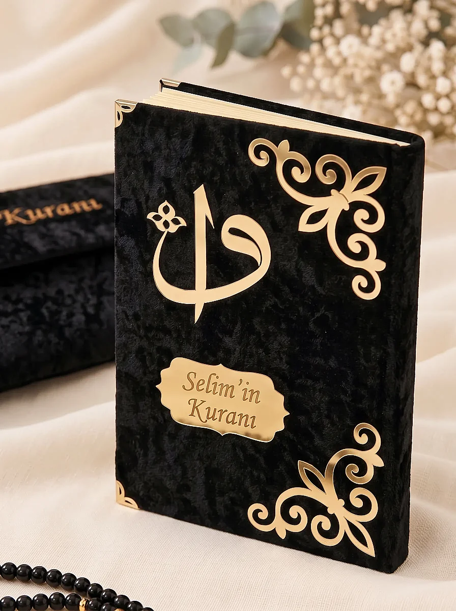 İsme Özel Nakışlı Kadife Keseli Çantalı ve Tesbihli Kuranı Kerim Seti – Siyah - 4