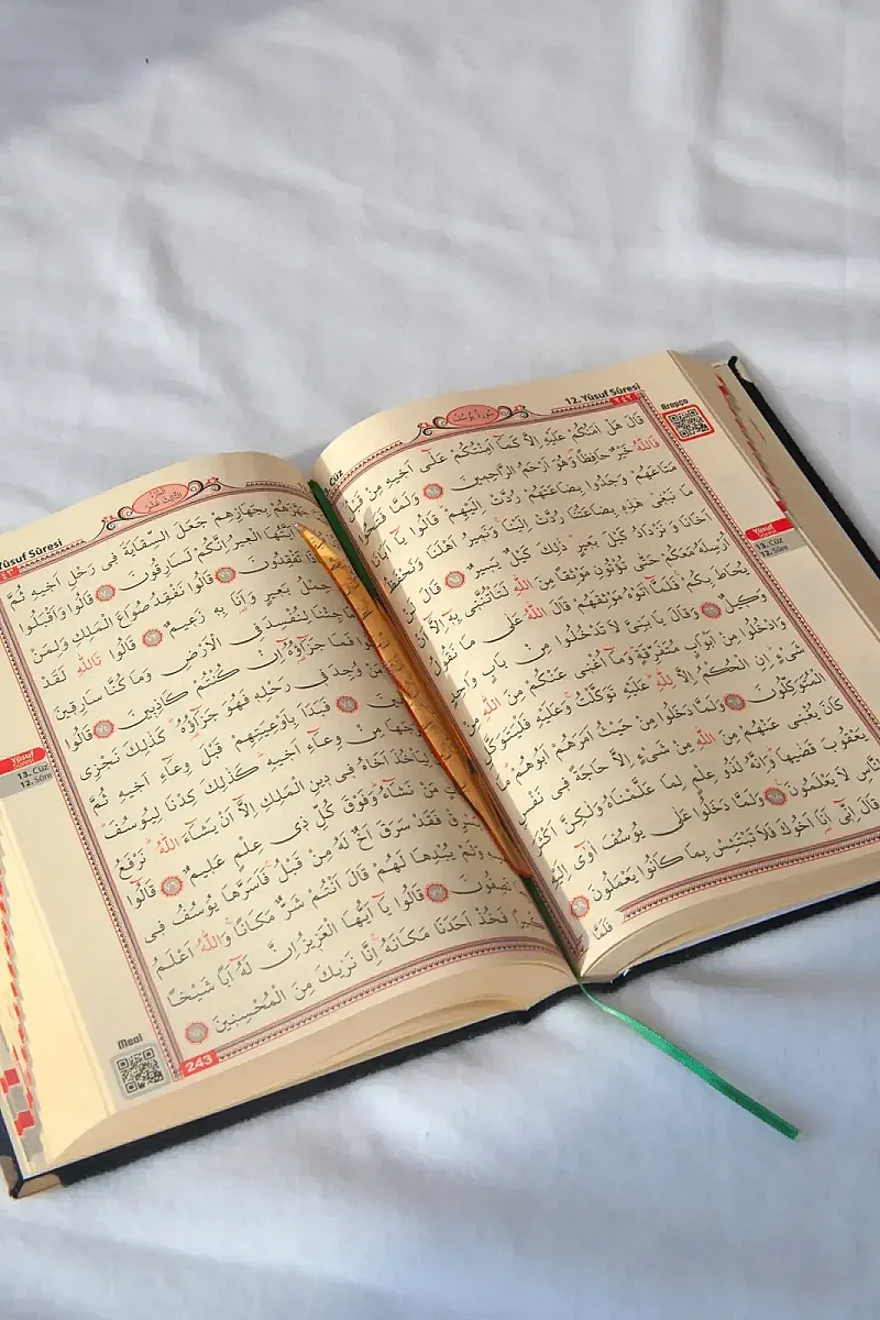 İsme Özel Nakışlı Kadife Keseli Çantalı ve Tesbihli Kuranı Kerim Seti – Siyah - 9