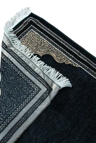 İsme Özel Öğretmenler Günü Hediyesi Siyah Şönil Seccade ve İsim Nakışlı Tasarım - ihvanonline (1)