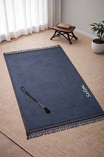 İsme Özel Yumuşak Kadife Dokulu Mihrap Desenli Peluş Seccade Siyah 