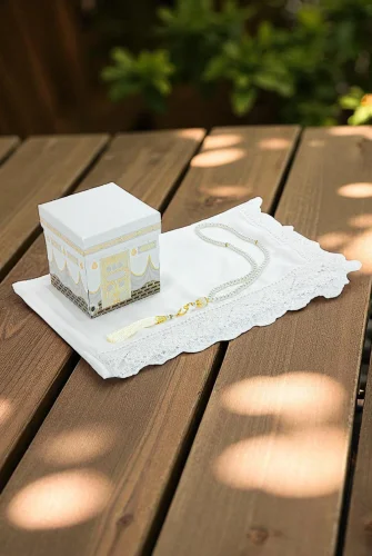 Kabe Desenli Özel Kutulu İğne Oyalı Dantelli Eşarp Tesbih Mevlüt Seti Beyaz - 1