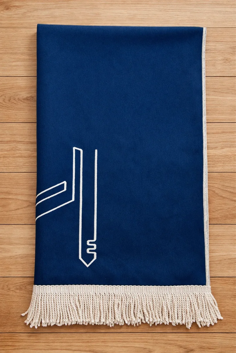 Kabe İşlemeli Lüks Kadife Seccade - Çeyizlik, Hac ve Umre Hediyelik Namazlık - Lacivert - 3