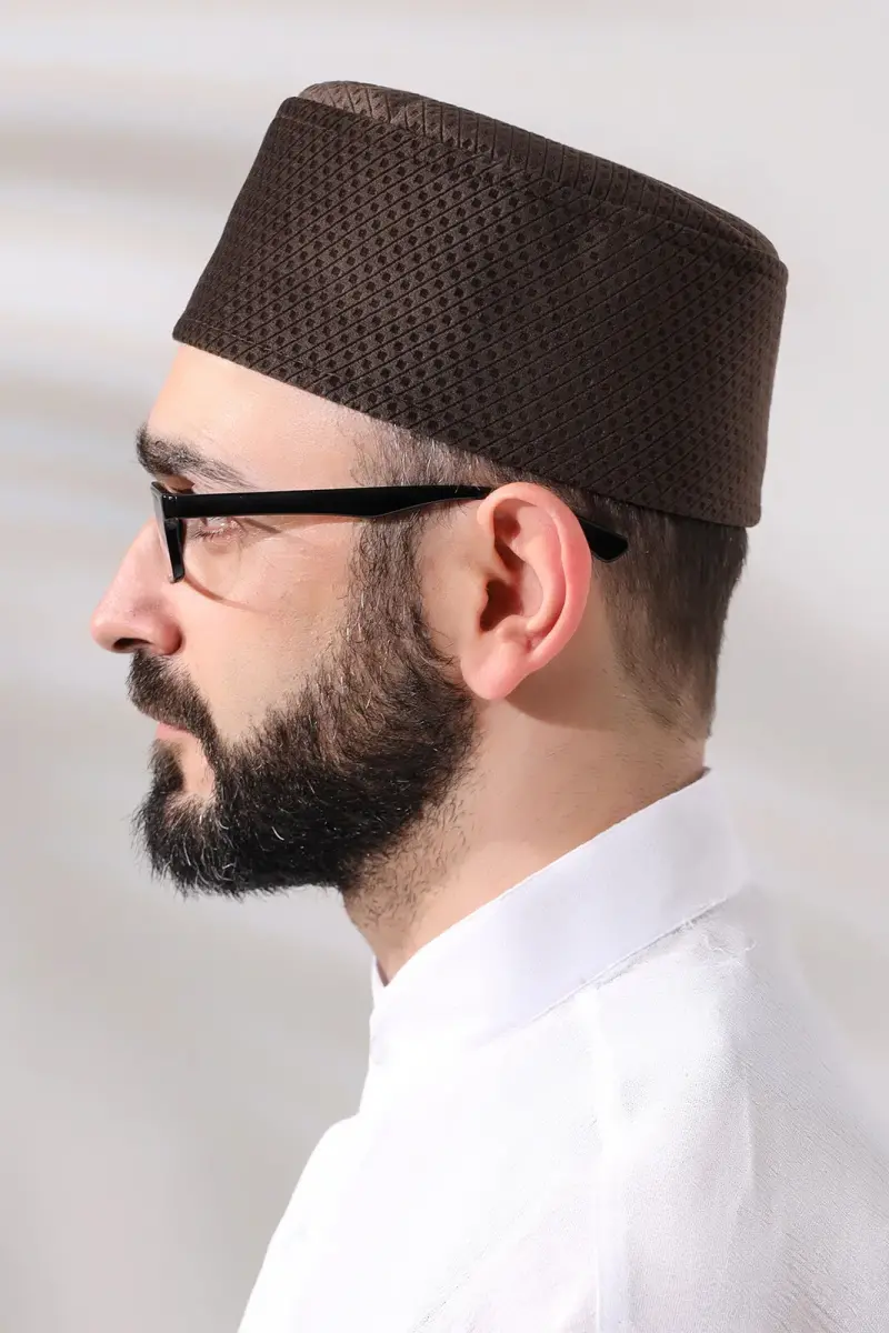 Kahverengi Petek Kareli Kadife Kalıp Namaz Takkesi - 5
