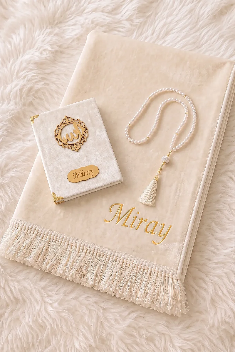 Kişiye Özel İsim Nakışlı Kadife Seccade ve İsimli Kadife Yasin Hediye Seti – Krem - 1