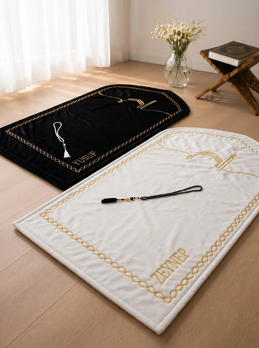 Kişiye Özel İsimli Kabe İşlemeli Kadife Çift Seccadesi Seti Gelin Damat Bohçası Çeyizlik Siyah Beyaz - 7