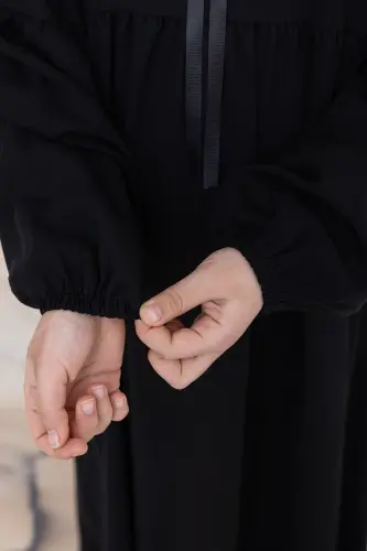 Kız Çocuk Pamuklu Tam Boy Tesettür Elbise Bebe Yaka Bağcıklı Kolu Lastikli - Siyah - 8