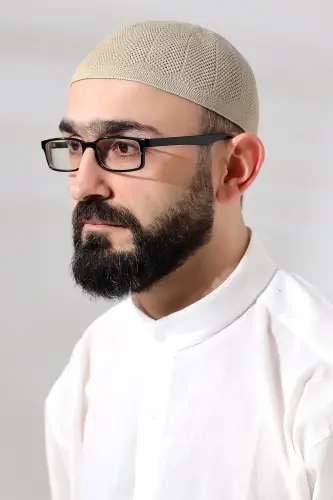 Koyu Krem Safir Dantel Detaylı Örme Namaz Takkesi 